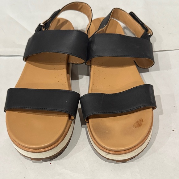 Nisolo Black and Tan Sandals - Picture 3 of 5